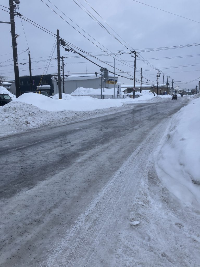 「雪解けとともに感じる冬の重みと体力アップのひととき」